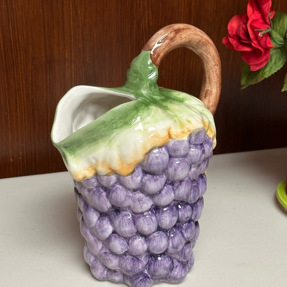 Vintage Majolica Pottery Embossed Grape shaped serving pitcher - Picture 10 of 15
